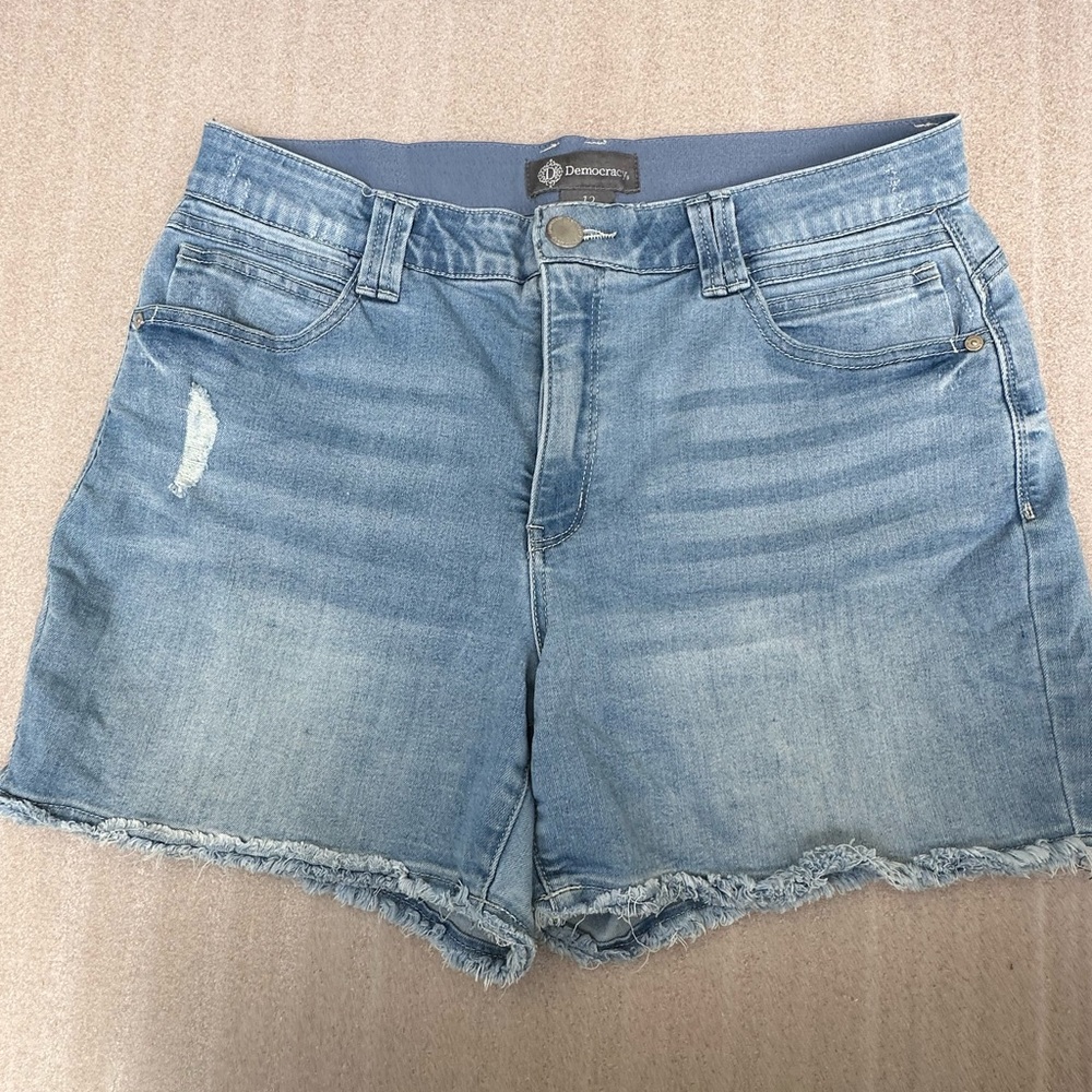 Democracy Clothing AB Tech Denim Shorts – Size 12 , Light Denim, 5in Clean Fray